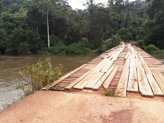 Gabon Vers La M Tallisation Dune Cinquantaine De Ponts En Bois