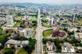 Jean-Marie Ogandaga vient d’accorder un ultimatum aux propriétaires des épaves de véhicules, commerces et toute autre construction privée à usage de logement, établis dans les cités administratives à Libreville. © Le Pratique du Gabon