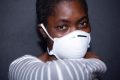 Les médecins déconseillent fortement le port du masque durant la pratique du sport. © allodocteurs.africa