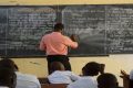 Sortis de l'École normale supérieure (ENS) de Libreville en 2012, affectés en janvier 2013, de nombreux enseignants exercent depuis huit ans sans véritable situation administrative. Ils interpellent le gouvernement sur ce désagrément. © D.R.