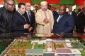 Le roi Mohammed VI et Ali Bongo, lors du lancement officiel des travaux du centre, en juin 2015, à Akanda. © DCP-Gabon