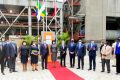 Les invités à la cérémonie de lancement de la nouvelle usine de Cimaf Gabon, posant avec le Premier ministre, Rose Christiane Ossouka Raponda, le 21 septembre 2020, à Owendo. ©
D.R.