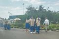 Dans leur nouvel uniforme, des élèves de l’Institution Immaculée Conception à Libreville. © Twitter