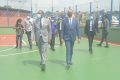 Franck Nguema (droite) et son collègue de l’Enseignement supérieur (Patrick Mouguiama-Daouda) visitant les plateaux sportifs de l’UOB, le 25 janvier à Libreville. © Gabonreview