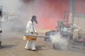 Moment de désinfection du marché de Mont-Bouët le 8 mars. © Gabonreview