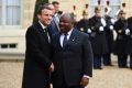 Emmanuel Macron n'a pas invité Ali Bongo au sommet sur le financement des économies africaines face à la Covid-19. © Com. présidentielle