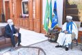 Le président Ali Bongo recevant le Chargé d'affaires des États-Unis d’Amérique (USA), Samuel R. Watson, le 21 juin 2021, à Libreville. © D.R.