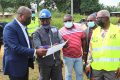 Alain-Claude Bilie-By-Nze sur les chantiers de l’Ogooué-Ivindo. © D.R.