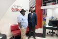 Kangni Alem à la rédaction de Gabonreview (Libreville), le 4 août 2021, en compagnie de l’écrivain et diplomate gabonais Eric Joël Bekale-Etoughet. © Facebook