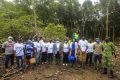 Le Haut-commissariat à l’environnement et au cadre de vie, Agence nationale des parcs nationaux (ANPN), ONG Plurmea Gabon et autres participants lors de l’activité de restauration de la mangrove de Mindoubé Shanghai, le 4 août 2021 à Libreville. © D.R.