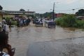 Selon le Giec, «le climat est en train de changer partout dans le monde et plus rapidement que prévu…et les catastrophes naturelles devraient se multiplier». Sur la photo, une inondation dans un quartier de Libreville. © Gabonreview