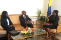 Le ministre du Budget et des Comptes publics, Edith Ekiri Mounombi, épse Oyouomi, le directeur des opérations Afrique centrale de la Banque mondiale, Abdoulaye Seck et la nouvelle représentante résidente de la Banque mondiale au Gabon, Aïssatou Diallo. © Gabonreview