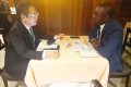 Deux opérateurs gabonais et japonais échangeant pendant la séance B to B, le 26 octobre 2022 à Libreville. © Gabonreview