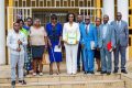 Les membres de l’Anag posant le 4 janvier 2023 avec le ministre de la Justice, Erlyne Antonela Ndembet Damas (en blanc). © D.R.