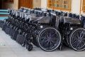 Des centaines de fauteuils roulants destinés aux personnes vivant avec un handicap au Gabon. © D.R.