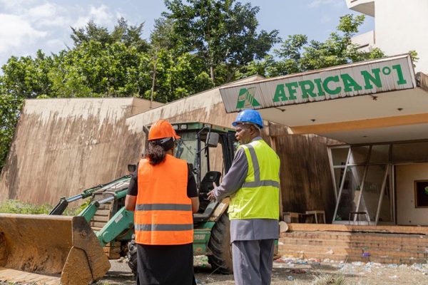 Africa N°1 : la réfection du bâtiment a commencé ! | Gabonreview.com ...