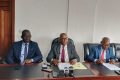 Joachim Mbatchi Pambou (au centre) lisant la déclaration, le 7 juin 2024. © GabonReview