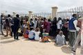 Les populations massées, ce vendredi 7 juin 2024, devant un centre d'enrôlement dédié à la délivrance du NIP. © GabonReview