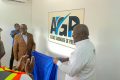 Les responsables, dont l’administrateur-directeur général, Ghislain Ruffin Etoughet Nzuet (à gauche - veston marron), dévoilant la plaque de l’AGP Port-Gentil. © GabonReview