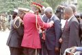 Le président de la Transition, Brice Clotaire Oligui Nguema, Grand maître des Ordres nationaux, honorant le Premier ministre, Raymond Ndong Sima. © GabonReview