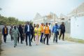 Le secrétaire général adjoint de la présidence, Tanguy Gahouma Bekale, en visite d’inspection des chantiers en cours dans la province de l’Ogooué-Ivindo. © D.R.