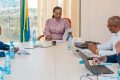 Parfaite Amouyeme Ollame épse Divassa, ministre du Commerce échangeant avec les responsables des Sucreries du Gabon, le 2 août 2024 à Libreville. © D.R.