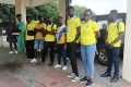 Sit-in des athlètes du Stade Mandji à l'ancien immeuble Sogara lors du mouvement d'humeur. © GabonReview