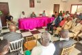 Le délégué spécial de la commune d’Akanda, Jean-Claude Sipamio-Berre, présidant la consultation publique, le 10 octobre 2024. © GabonReview