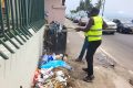 Face à la prolifération des dépôts sauvages de déchets, la Commune de Libreville déploie une brigade municipale dédiée. © D.R.