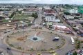 Pendant trois jours, le rond-point de Nzeng-Ayong deviendra le pôle névralgique du commerce de proximité avec la première édition des marchés itinérants de Libreville. © GMT