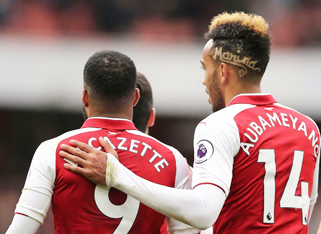 Football : Aubameyang adore l’axe